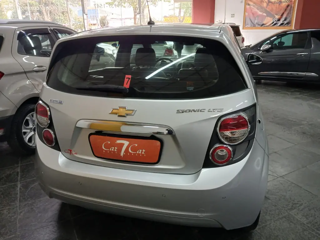 CHEVROLET Sonic Hatch - Foto