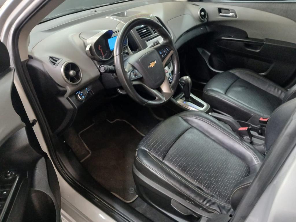 CHEVROLET Sonic Hatch - Foto