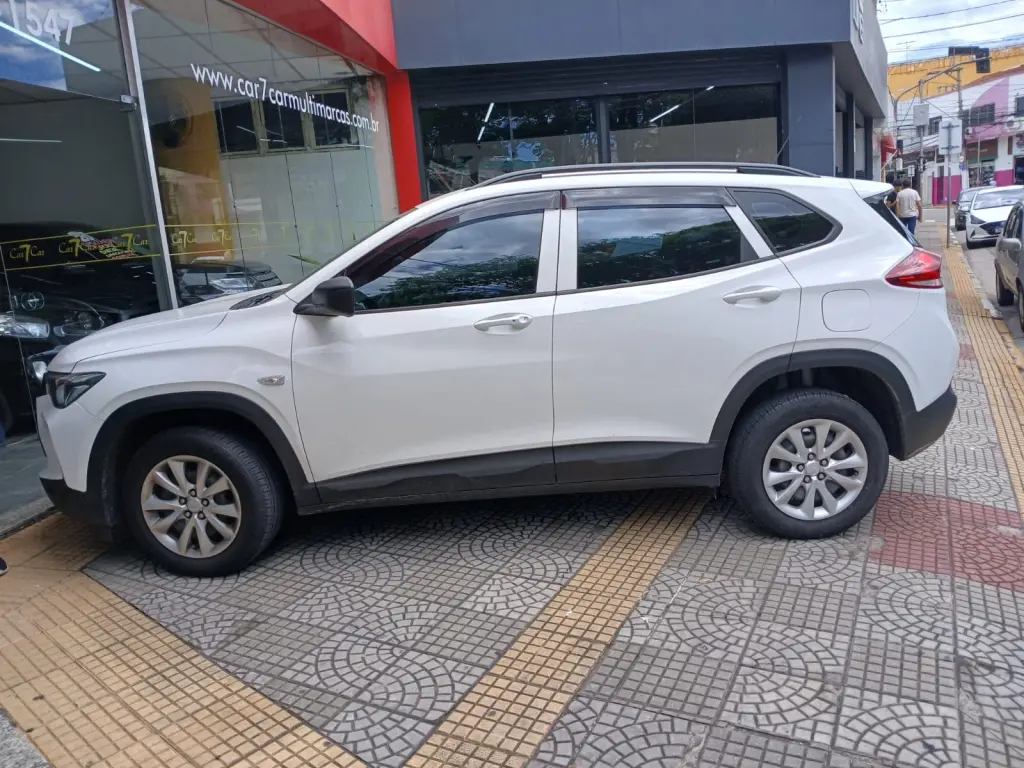 CHEVROLET Tracker