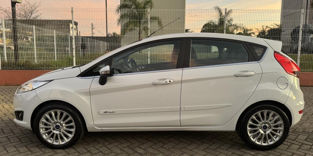 FORD Fiesta Hatch - Foto