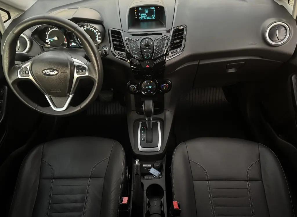 FORD Fiesta Hatch - Foto