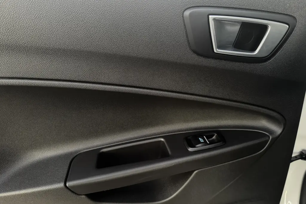 FORD Fiesta Hatch - Foto