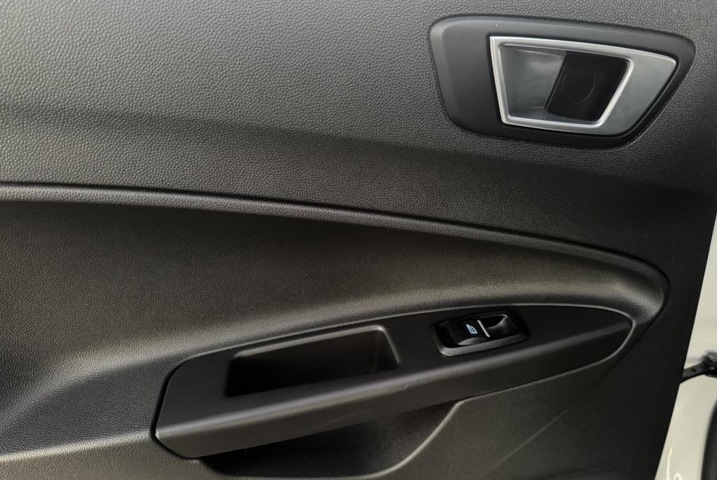 FORD Fiesta Hatch - Foto