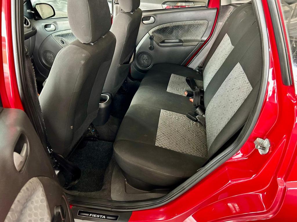 FORD Fiesta Hatch - Foto