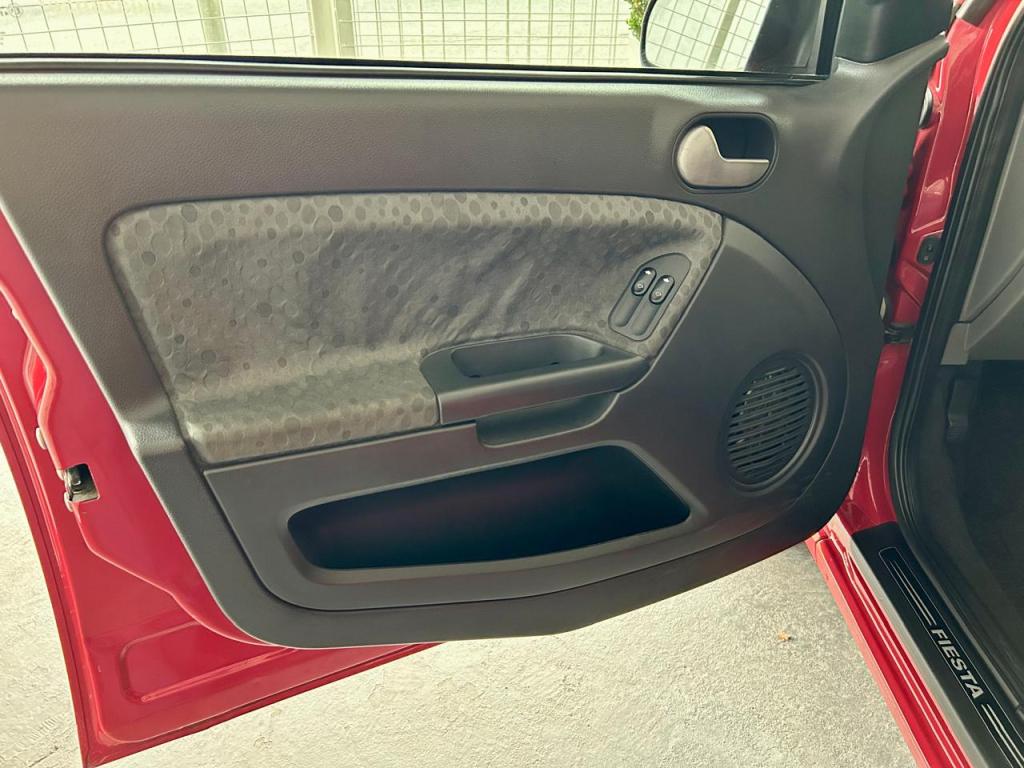 FORD Fiesta Hatch - Foto