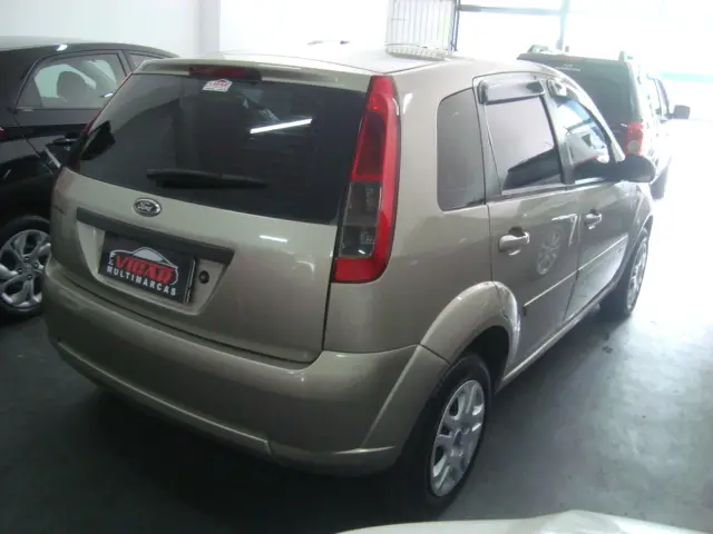 FORD Fiesta Hatch - Foto