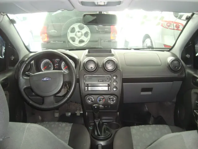 FORD Fiesta Hatch - Foto