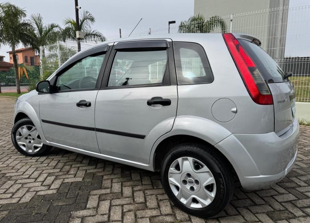 FORD Fiesta Hatch - Foto