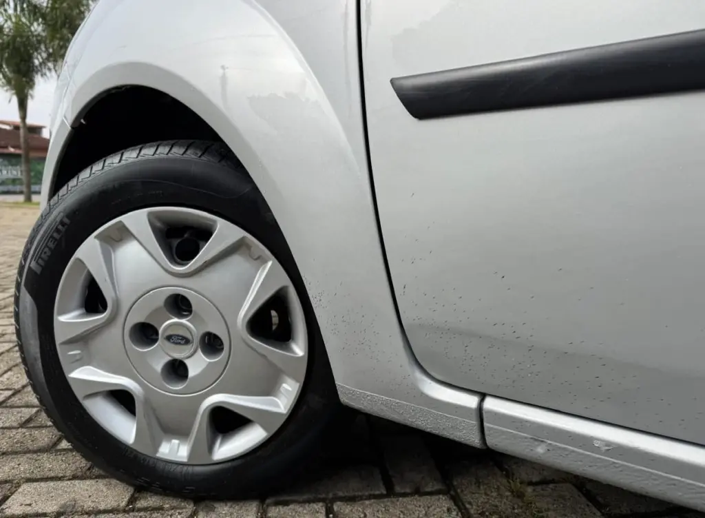 FORD Fiesta Hatch - Foto