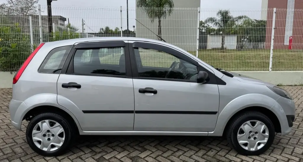 FORD Fiesta Hatch - Foto