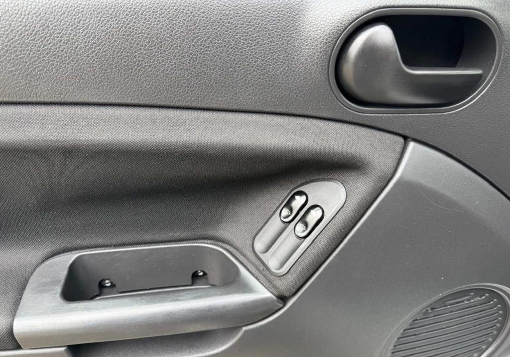 FORD Fiesta Hatch - Foto