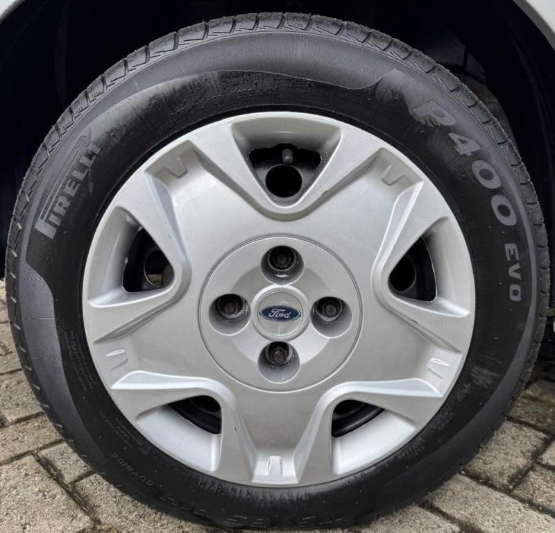 FORD Fiesta Hatch - Foto