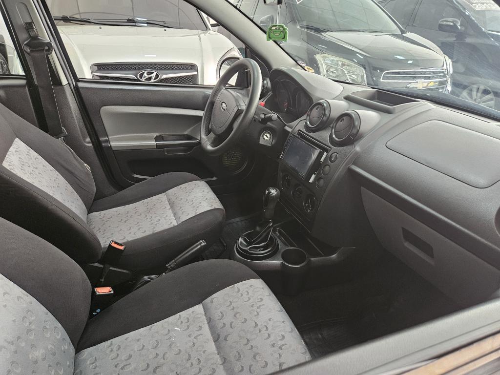 FORD Fiesta Hatch - Foto