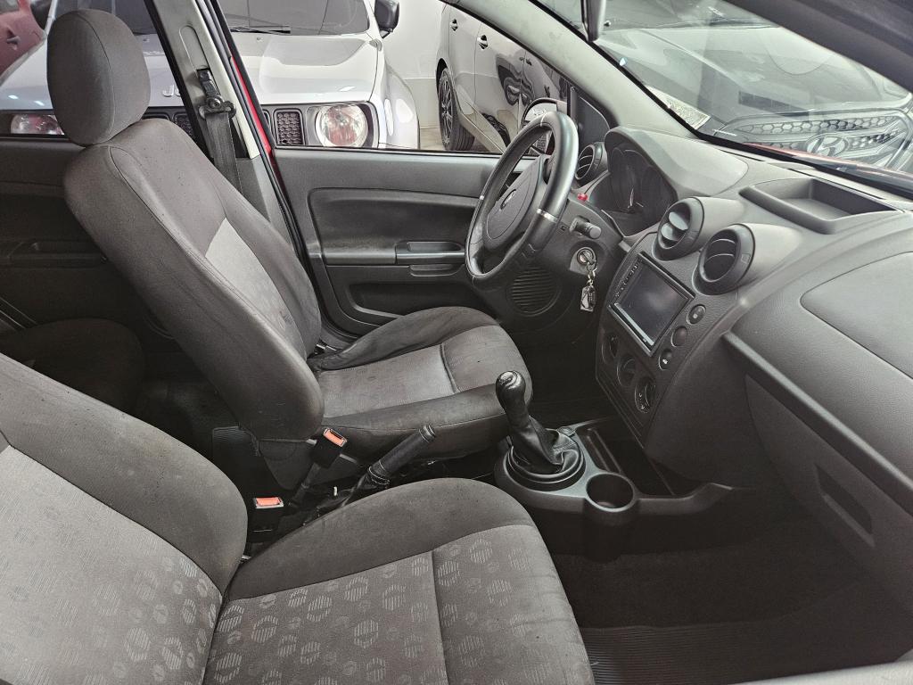 FORD Fiesta Hatch - Foto