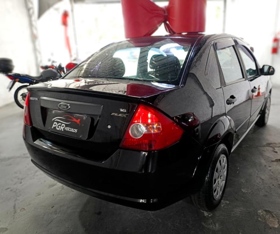 FORD Fiesta Sedan - Foto