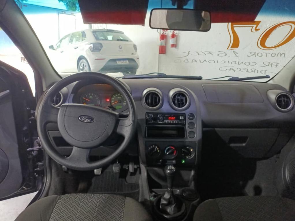 FORD Fiesta Sedan - Foto