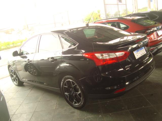 FORD Focus Sedan - Foto