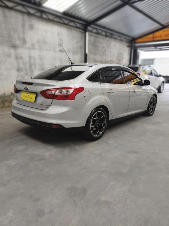FORD Focus Sedan - Foto