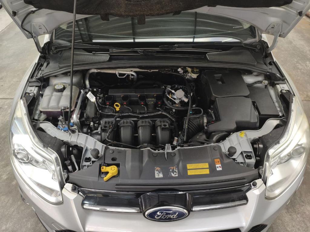 FORD Focus Sedan - Foto
