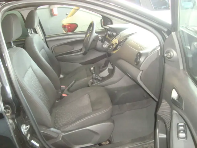FORD Ka + Sedan - Foto