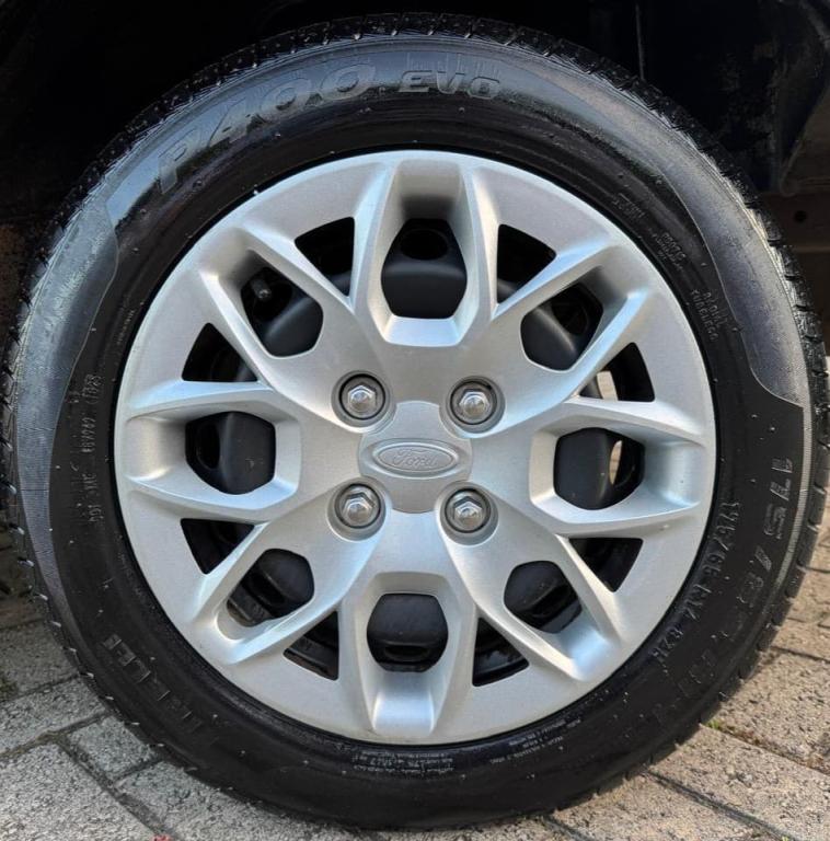 FORD Ka + Sedan - Foto