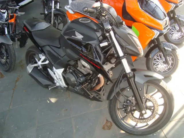 HONDA CB 300 F Twister
