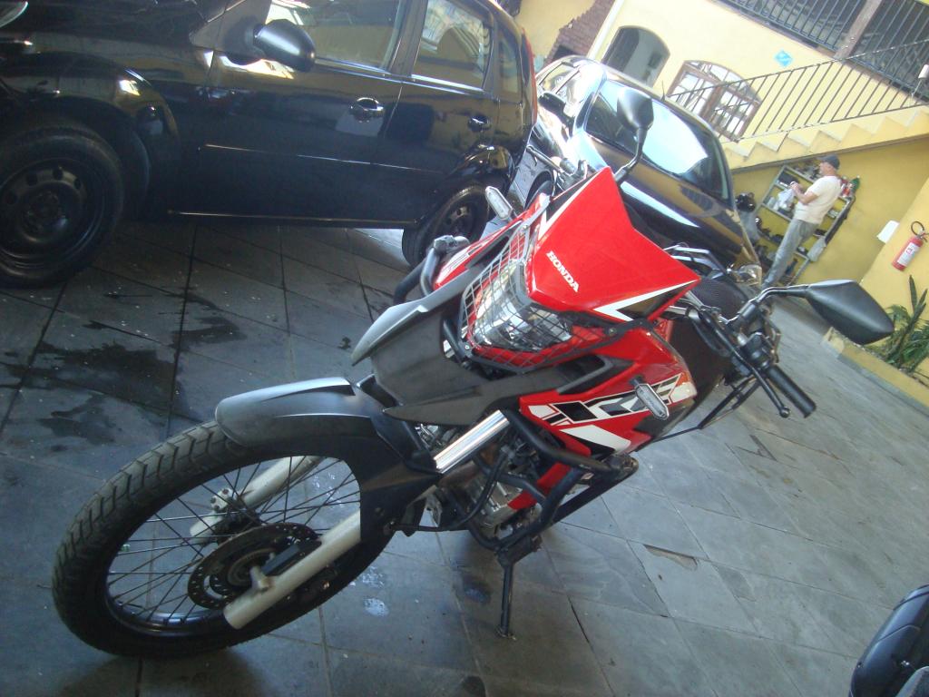 HONDA XRE 300 - Foto