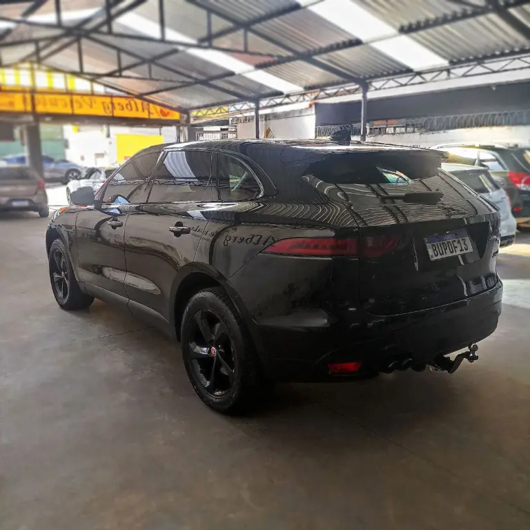 JAGUAR F-Pace - Foto