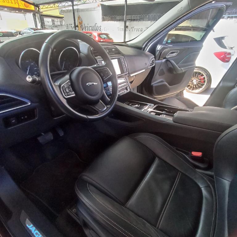 JAGUAR F-Pace - Foto