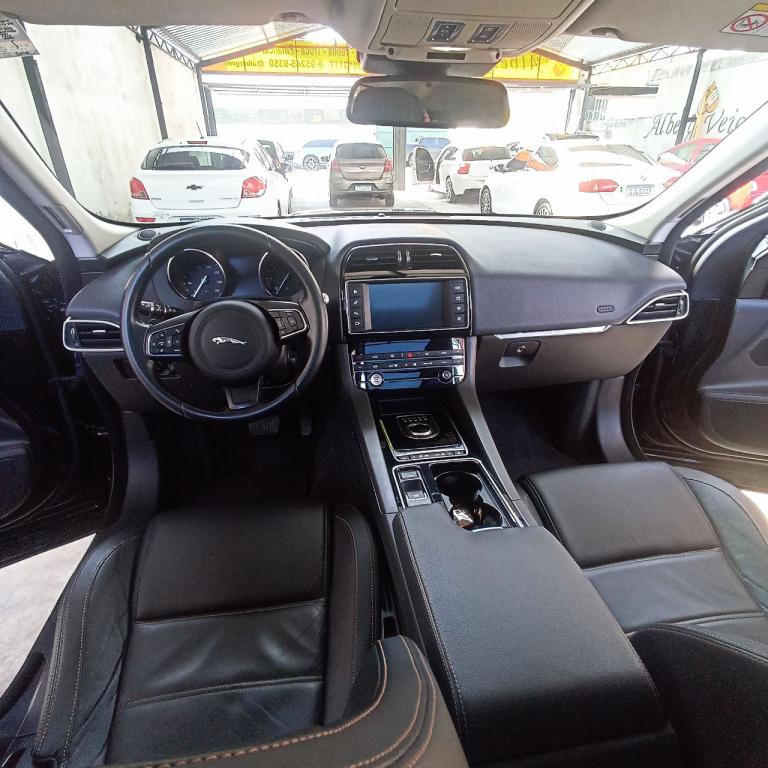 JAGUAR F-Pace - Foto