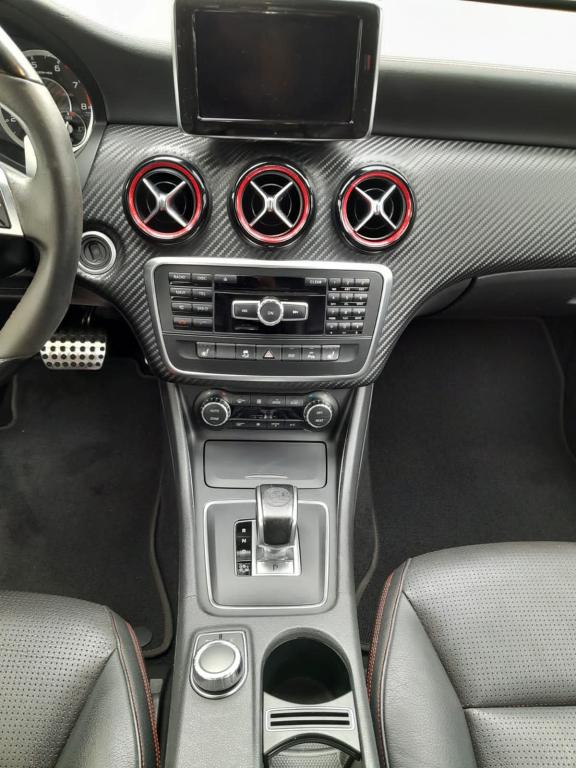 MERCEDES-BENZ A 45 AMG - Foto