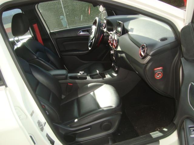 MERCEDES-BENZ B 200 - Foto