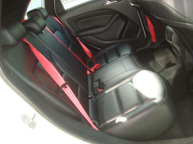 MERCEDES-BENZ B 200 - Foto