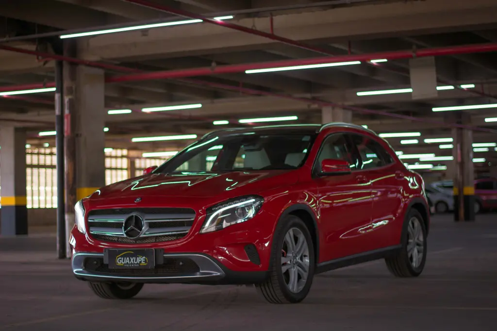 MERCEDES-BENZ GLA 200 - Foto