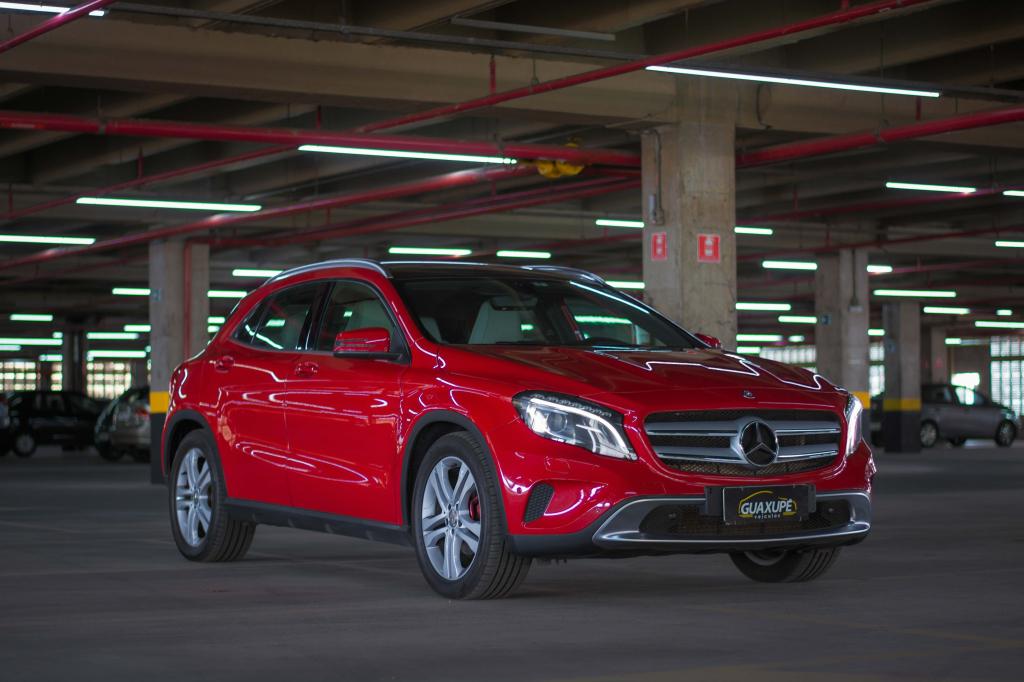 MERCEDES-BENZ GLA 200 - Foto