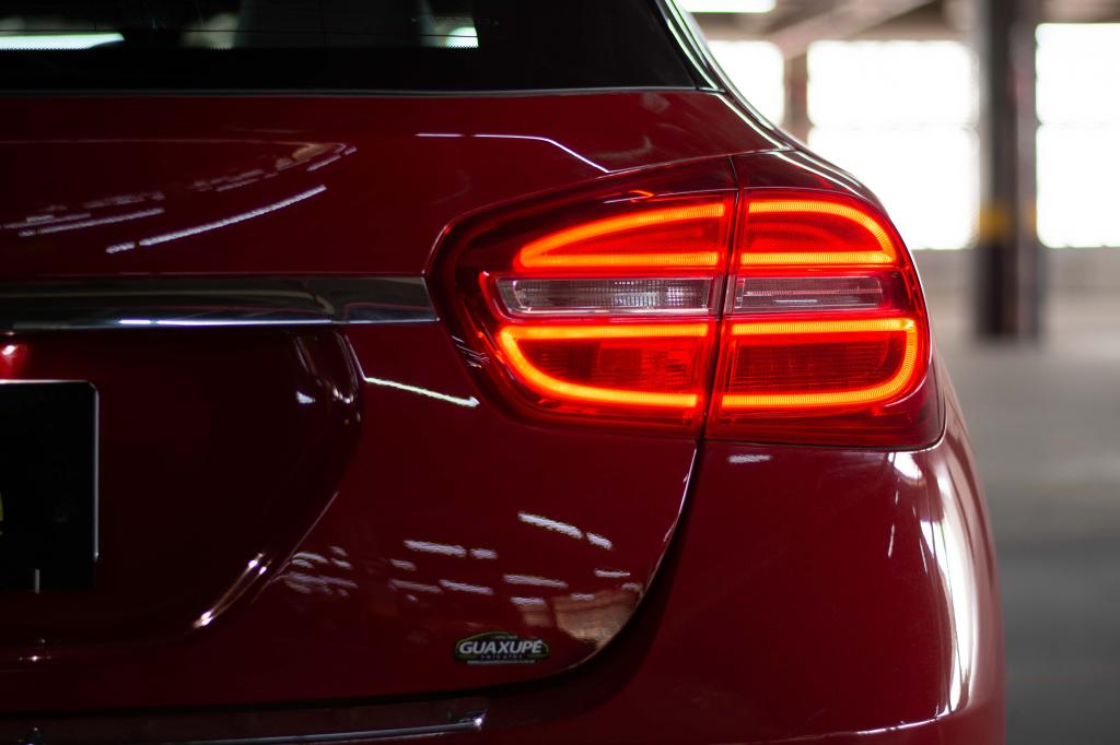 MERCEDES-BENZ GLA 200 - Foto