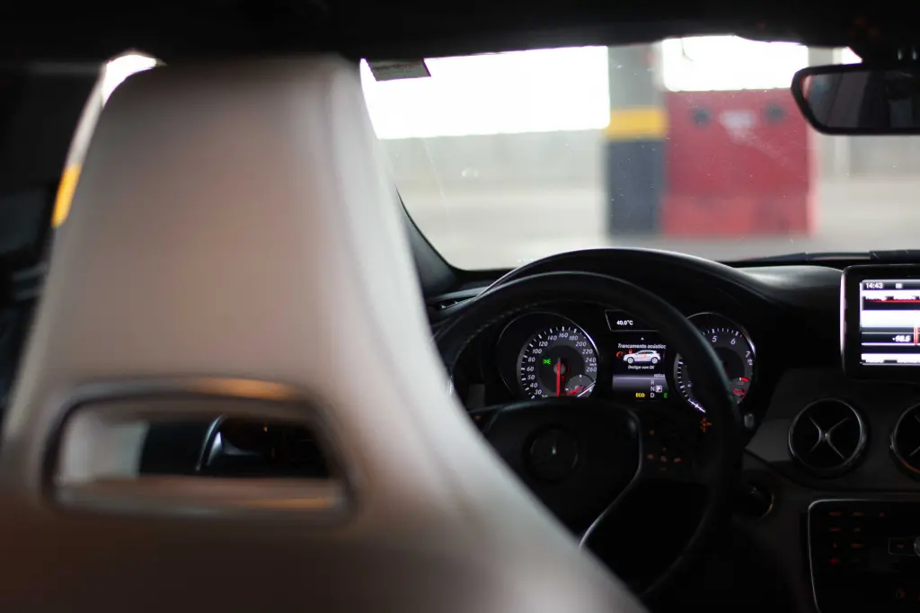 MERCEDES-BENZ GLA 200 - Foto