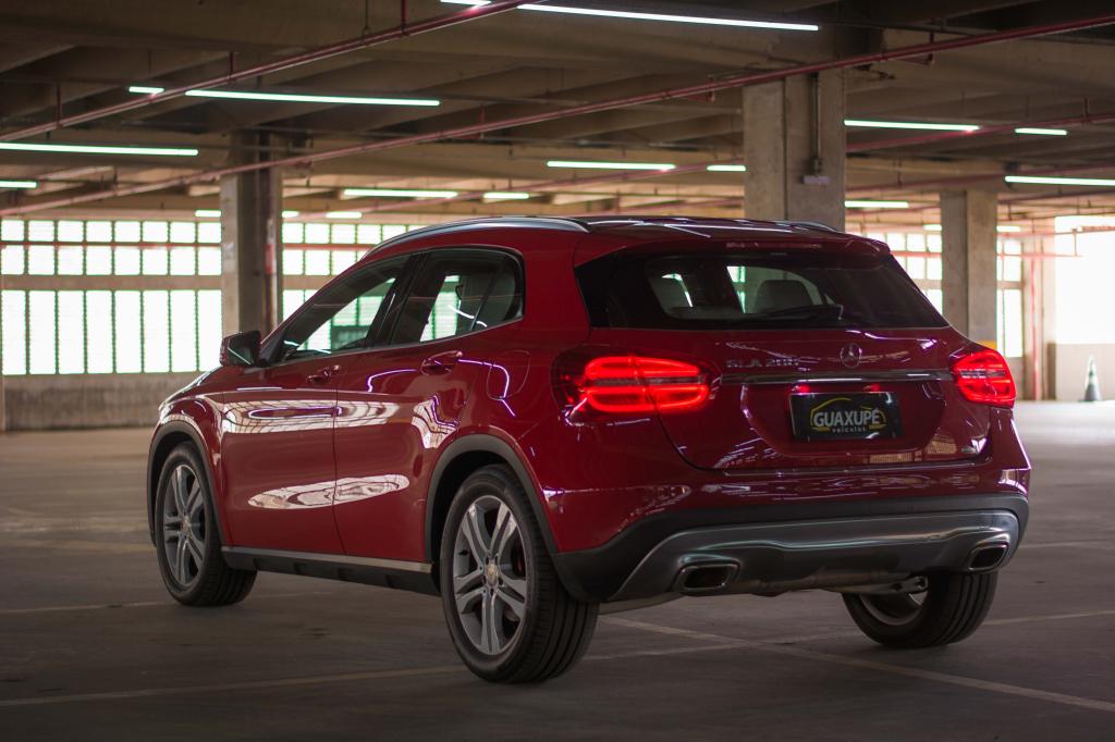 MERCEDES-BENZ GLA 200 - Foto