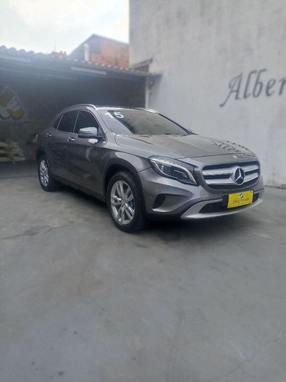 MERCEDES-BENZ GLA 200 - Foto
