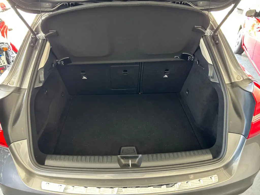 MERCEDES-BENZ GLA 200 - Foto