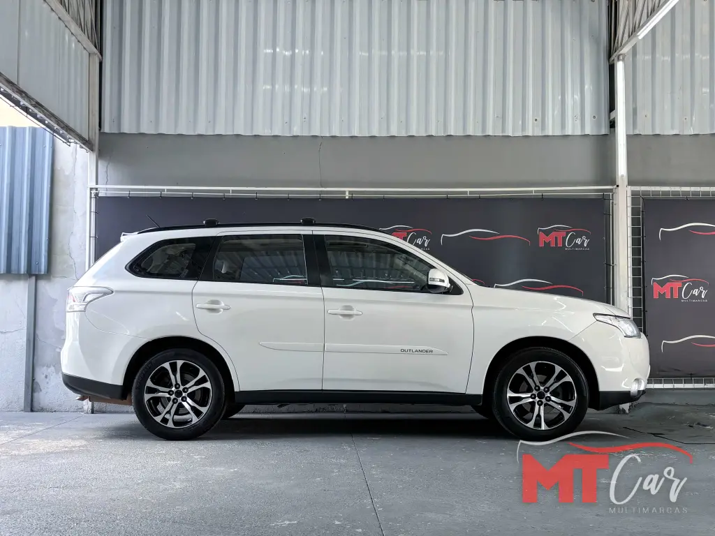 MITSUBISHI Outlander - Foto
