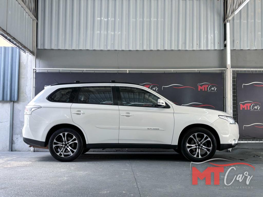 MITSUBISHI Outlander - Foto