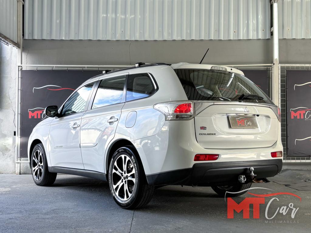 MITSUBISHI Outlander - Foto