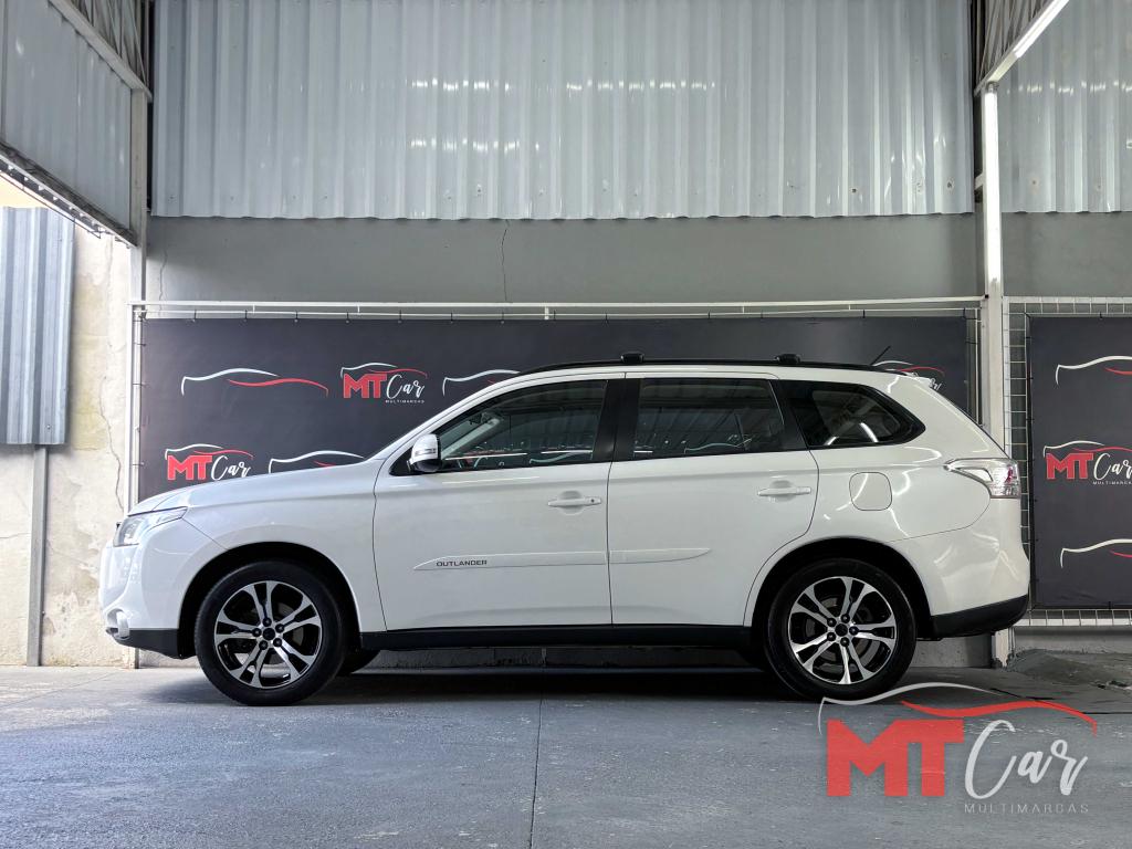 MITSUBISHI Outlander - Foto