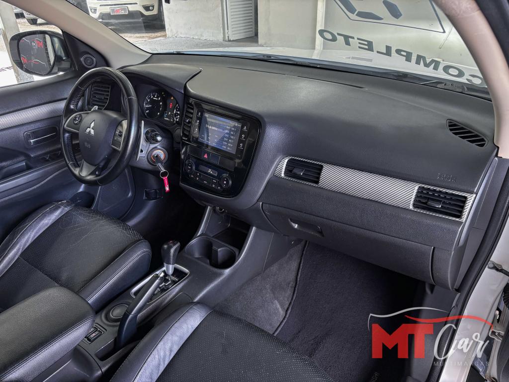 MITSUBISHI Outlander - Foto