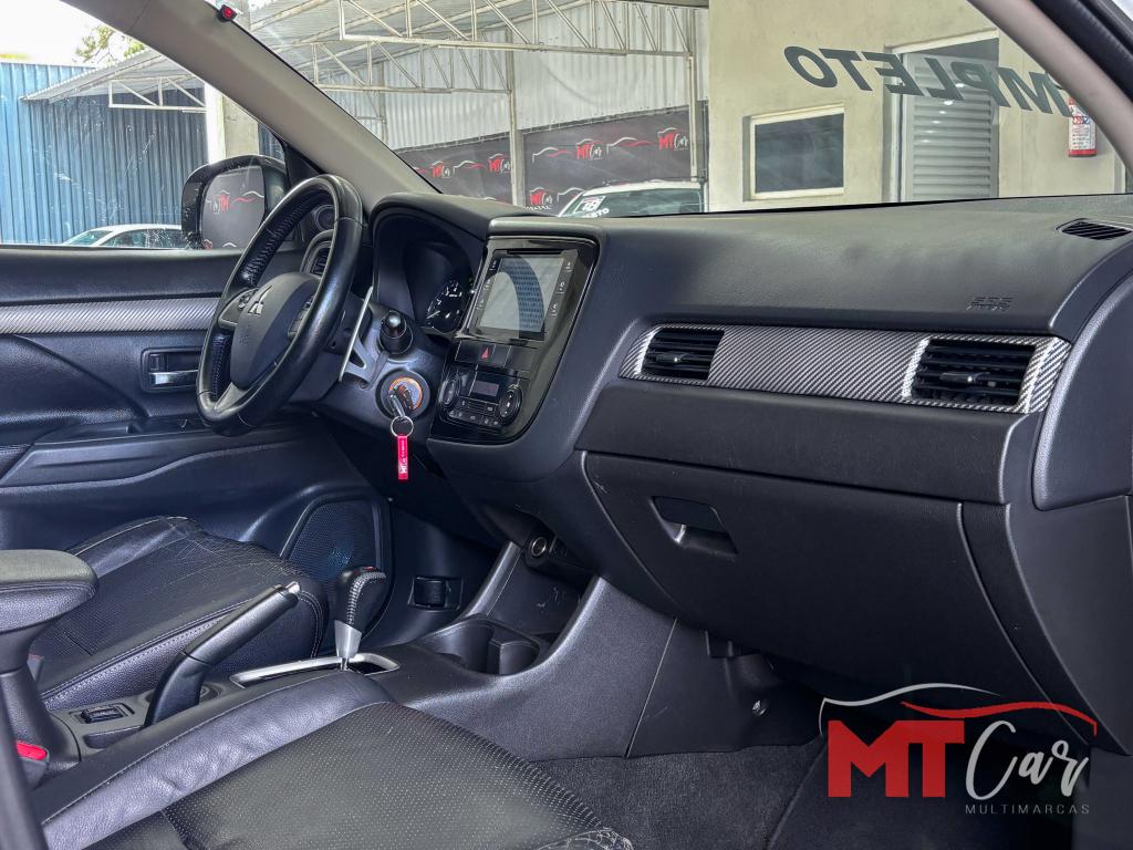 MITSUBISHI Outlander - Foto