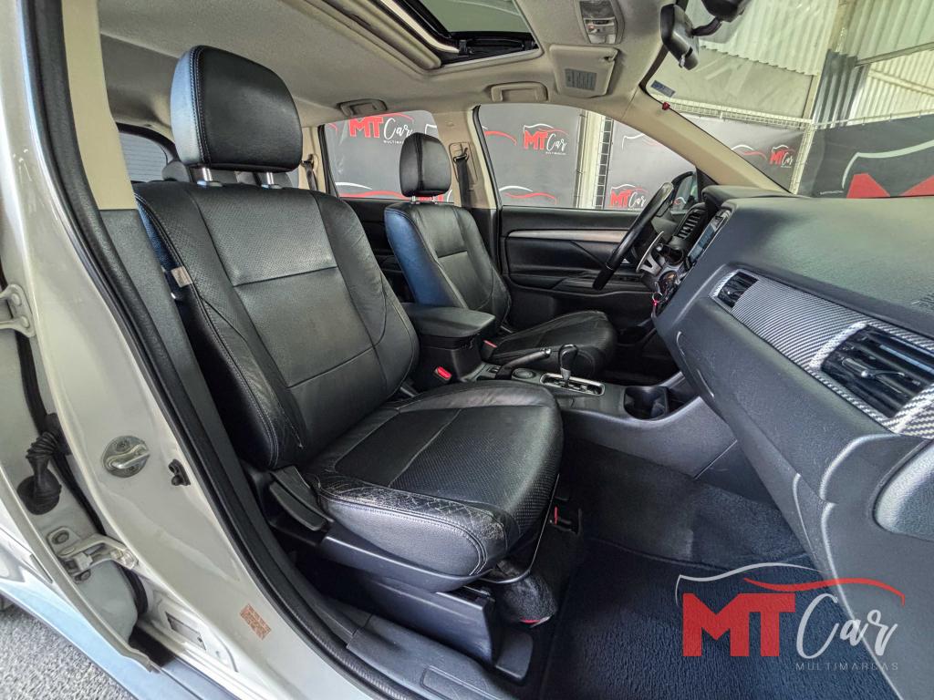 MITSUBISHI Outlander - Foto