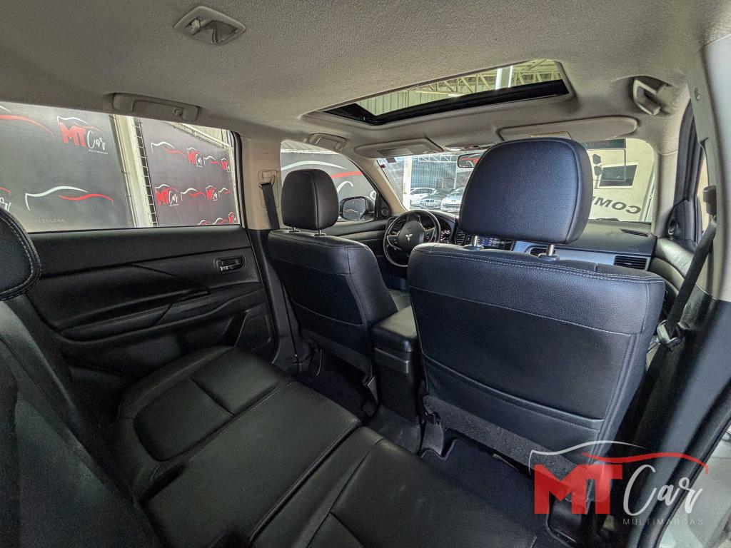 MITSUBISHI Outlander - Foto