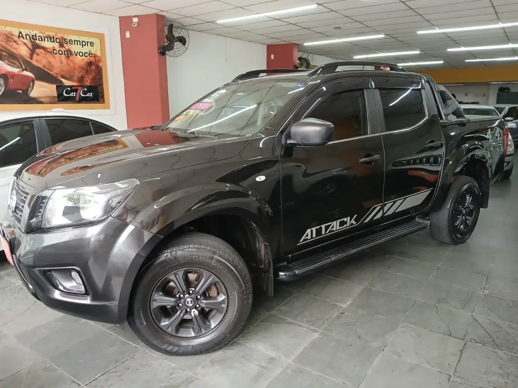 NISSAN Frontier - Foto