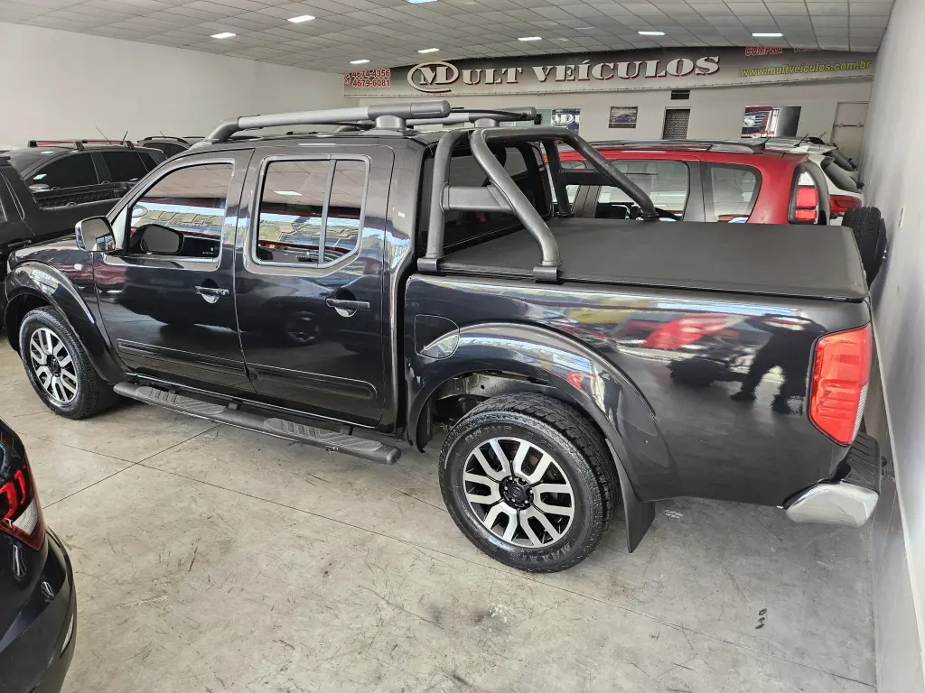 NISSAN Frontier - Foto